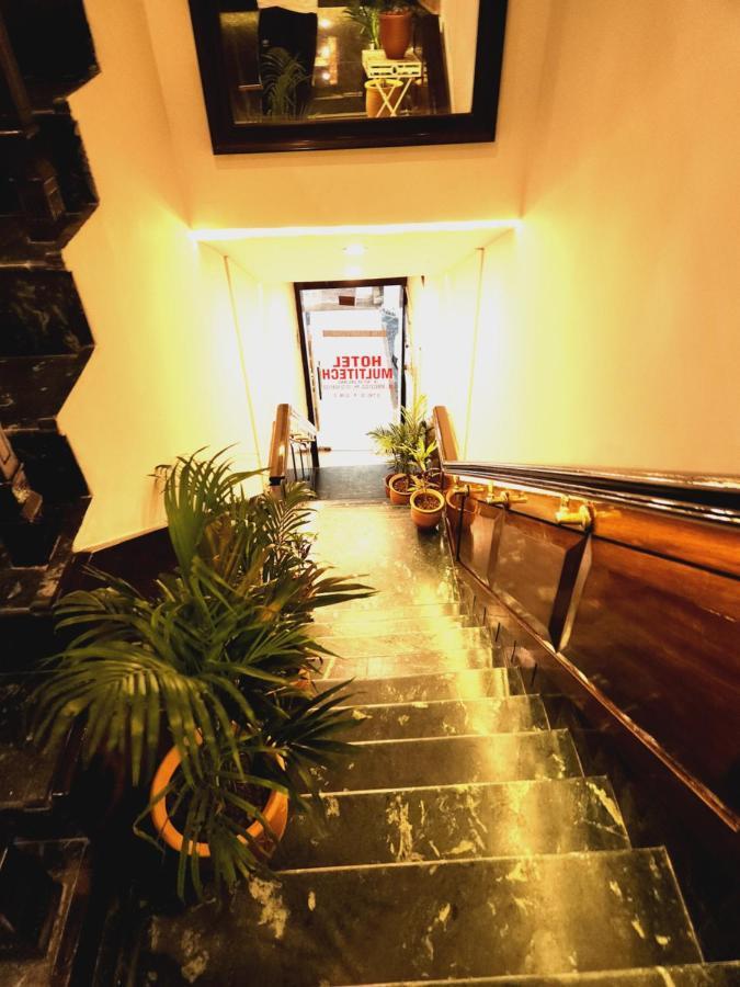 Hotel Multitech Premium Chandīgarh Екстериор снимка