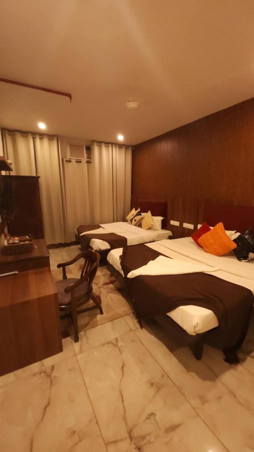 Hotel Multitech Premium Chandīgarh Екстериор снимка