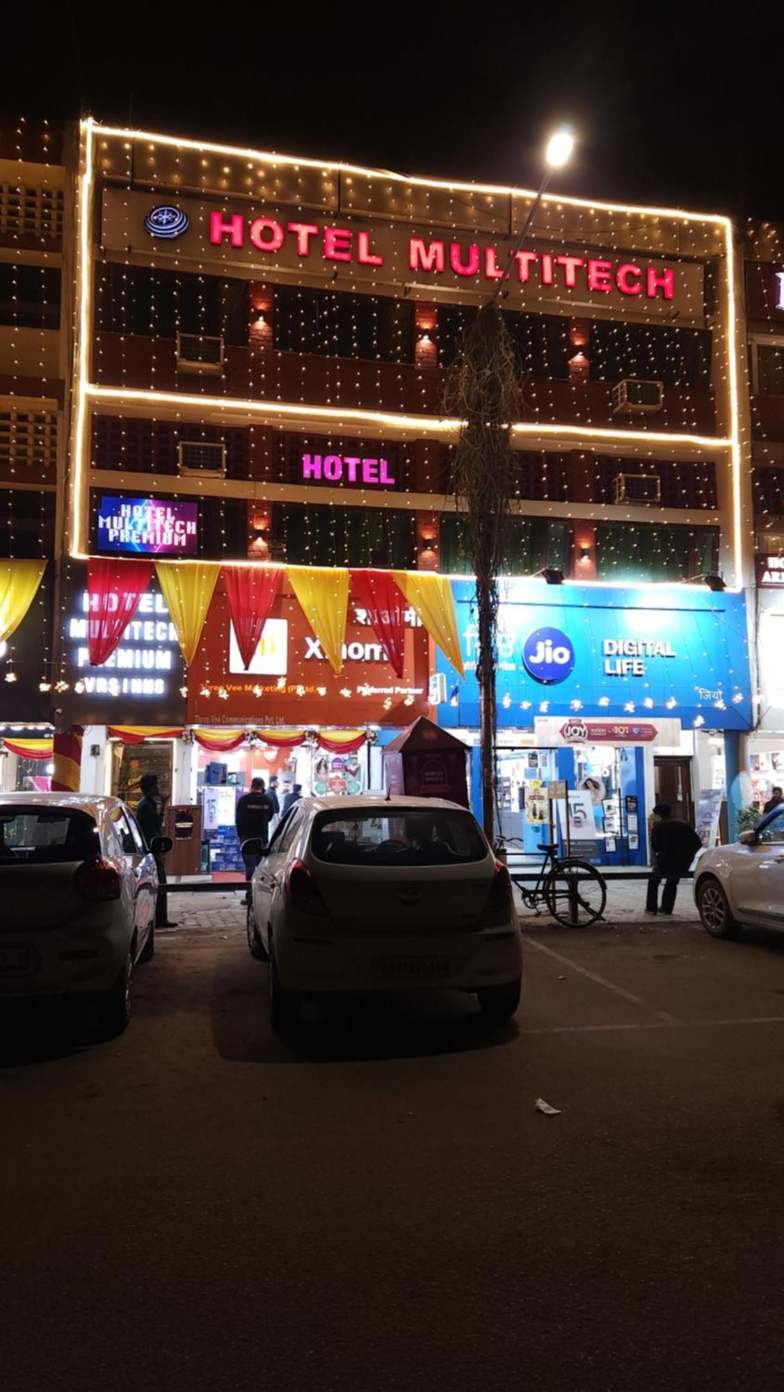 Hotel Multitech Premium Chandīgarh Екстериор снимка